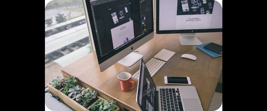 How Deep Should a Desk Be?